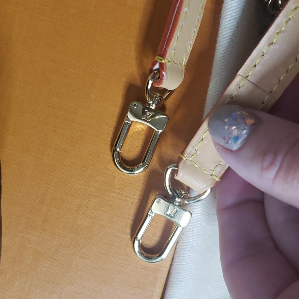 Louis Vuitton Mini Bumbag - Picture 10 of 13